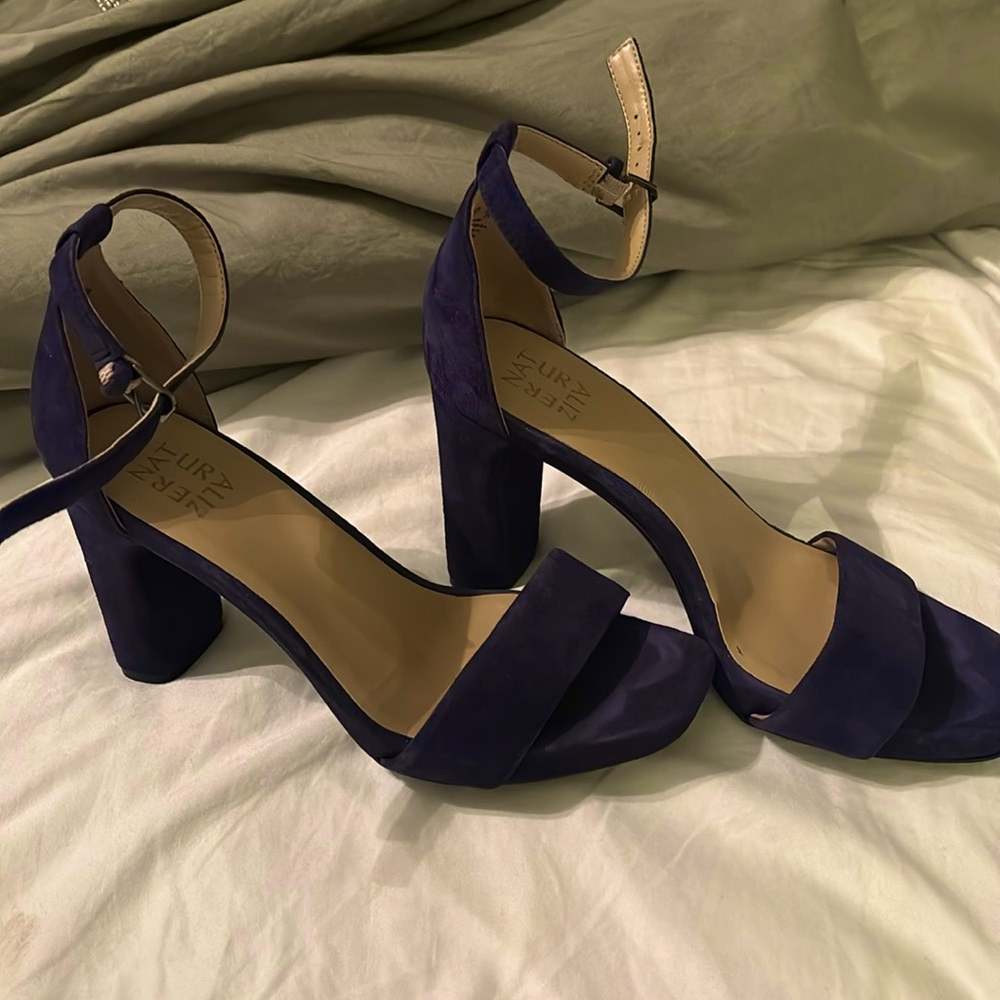 Naturalizer block heel - blue .Like new